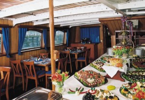 MS Stadt Kiel - blauer Salon